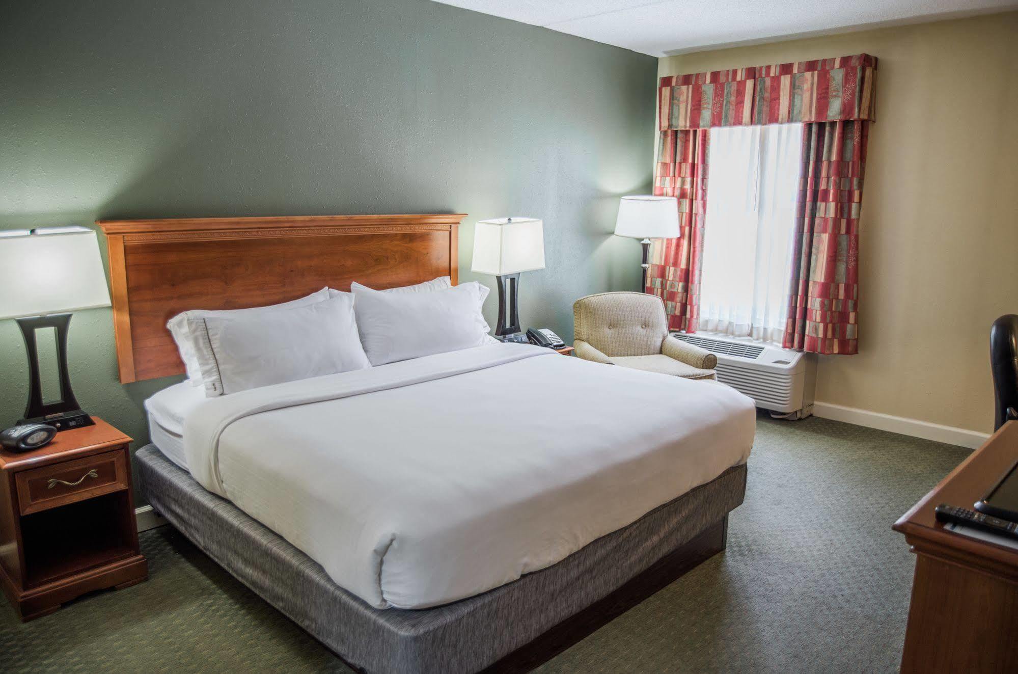 Holiday Inn Express Hotel & Suites Conover - Hickory Area By Ihg Exterior foto